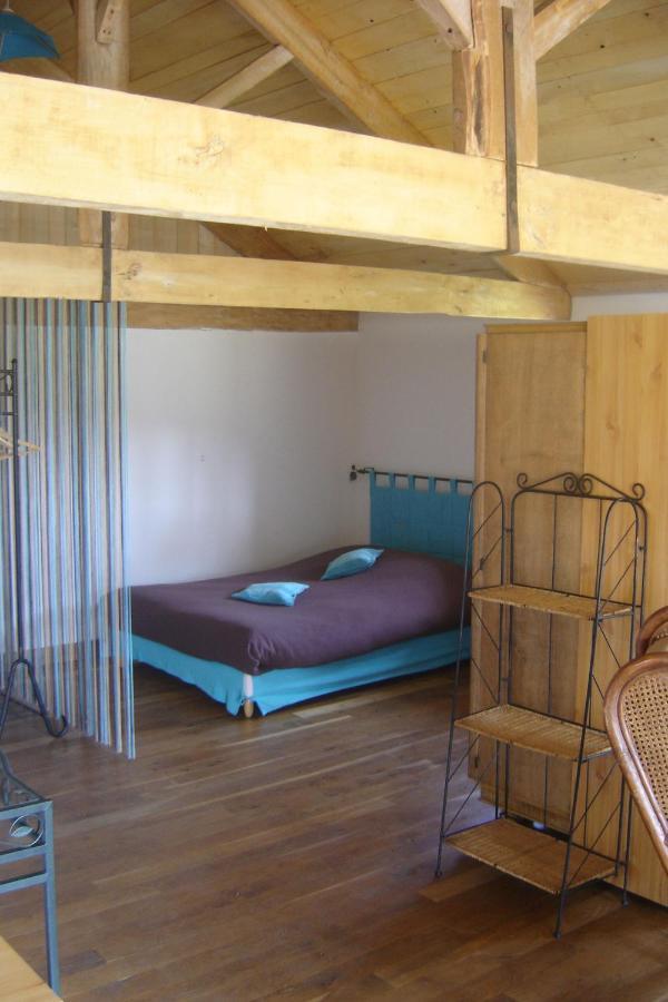 Paysannerie Des Versanes - Chambres Et Gite Tour-de-Faure 외부 사진